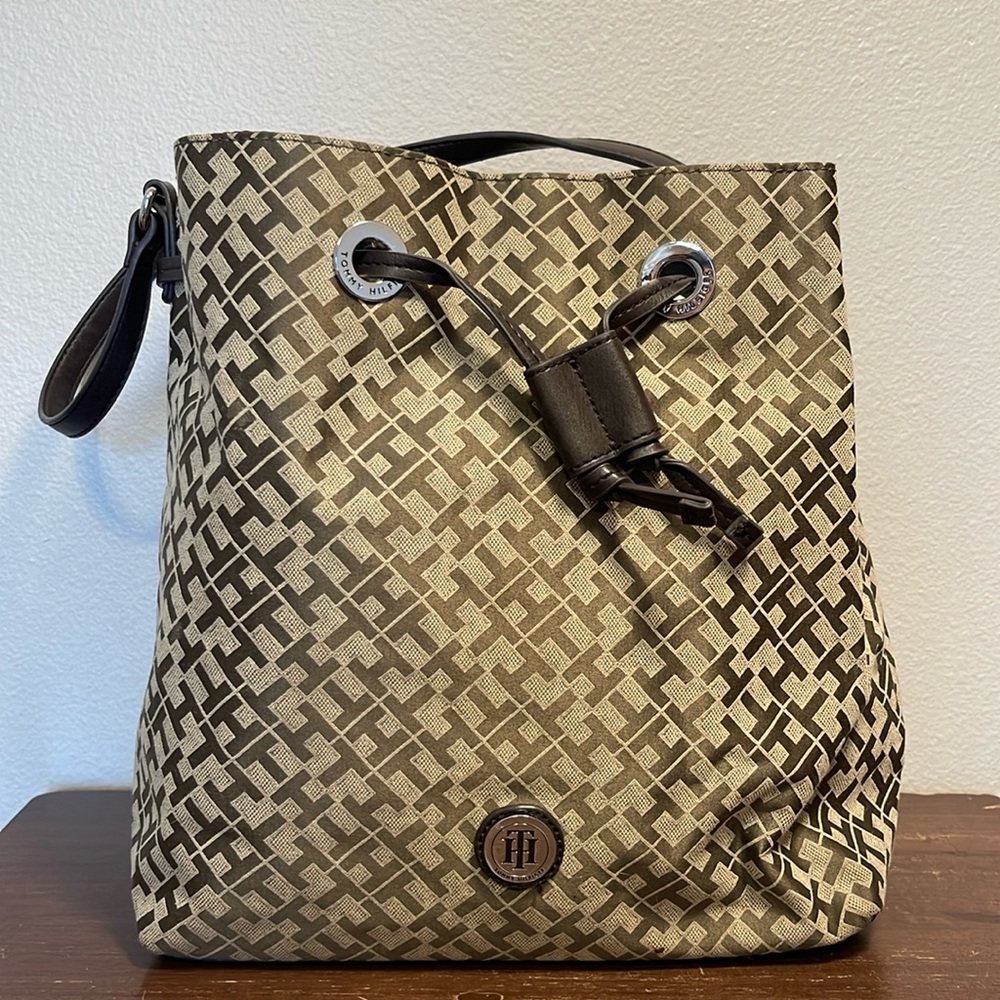 Tommy Hilfiger Drawstring Bucket Purse